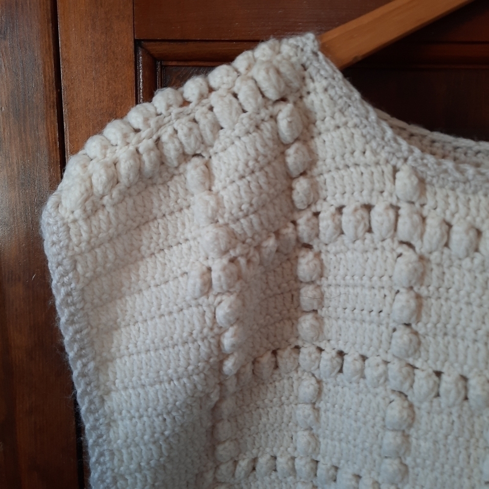 Vintage handmade cream 3D grid texture knit pullover sweater vest - Picture 5 of 8